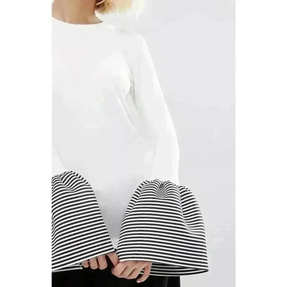 Style Mafia bell sleeve blouse - Picture 4 of 10